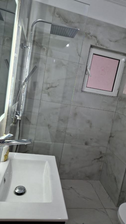 Pirro Luxury Apartment Sarandë Esterno foto